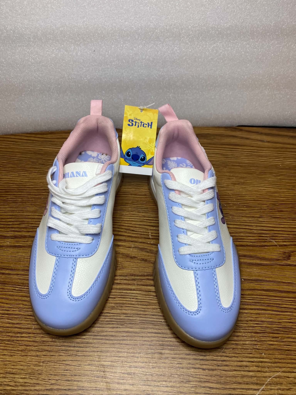 Disney Lilo & Stitch Women's Sneakers Shoes Size 8M White Blue Lace Up Comfort